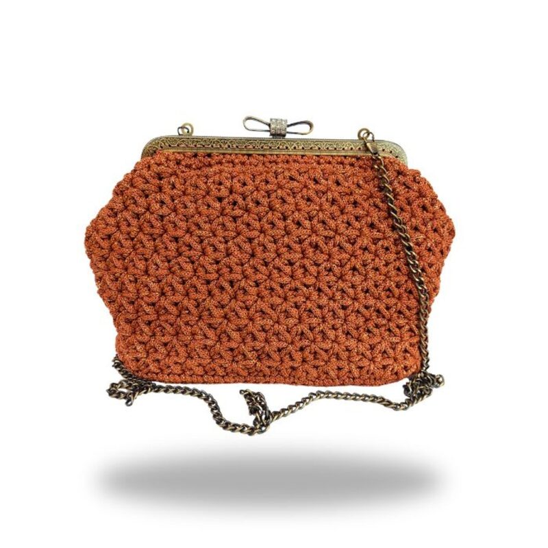 Πλεκτή vintage clutch τσάντα NOSTALGIA σε τερακότα απόχρωση με μπρονζέ αλυσίδα