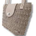 Λεπτομέρεια χειροποίητης πλέξης στην crochet tote τσάντα DAPHNE