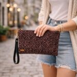 Χειροποίητο υφαντό clutch σε μπορντό αποχρώσεις με λουράκι
