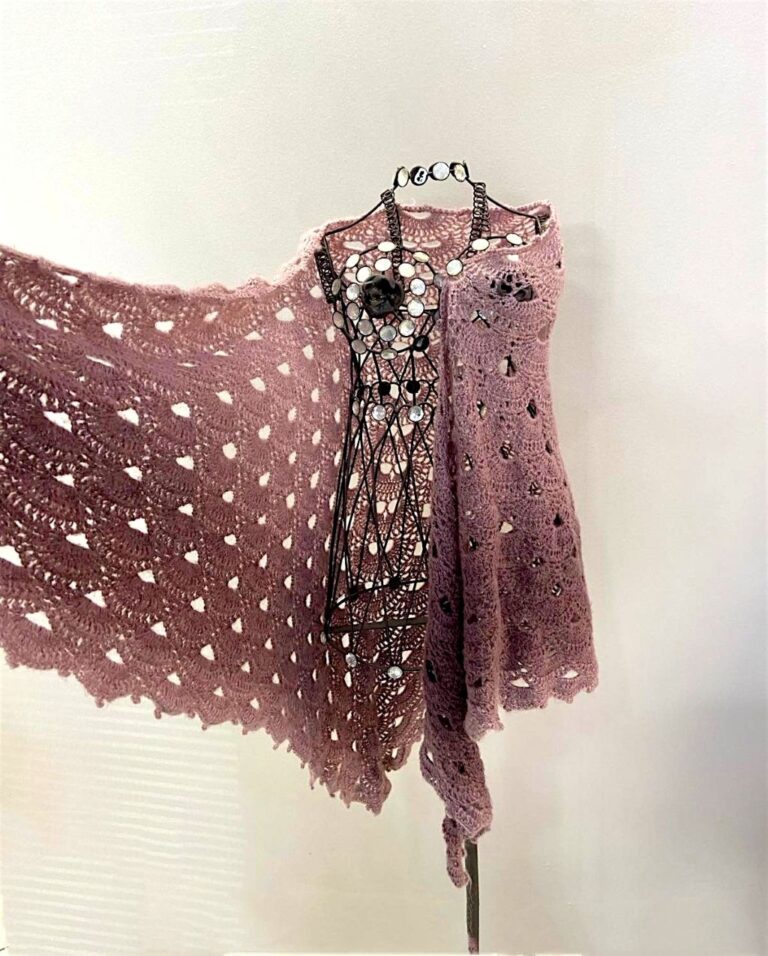 Πλεκτή τριγωνική εσάρπα μοχέρ dusty pink ombre DIMITRA