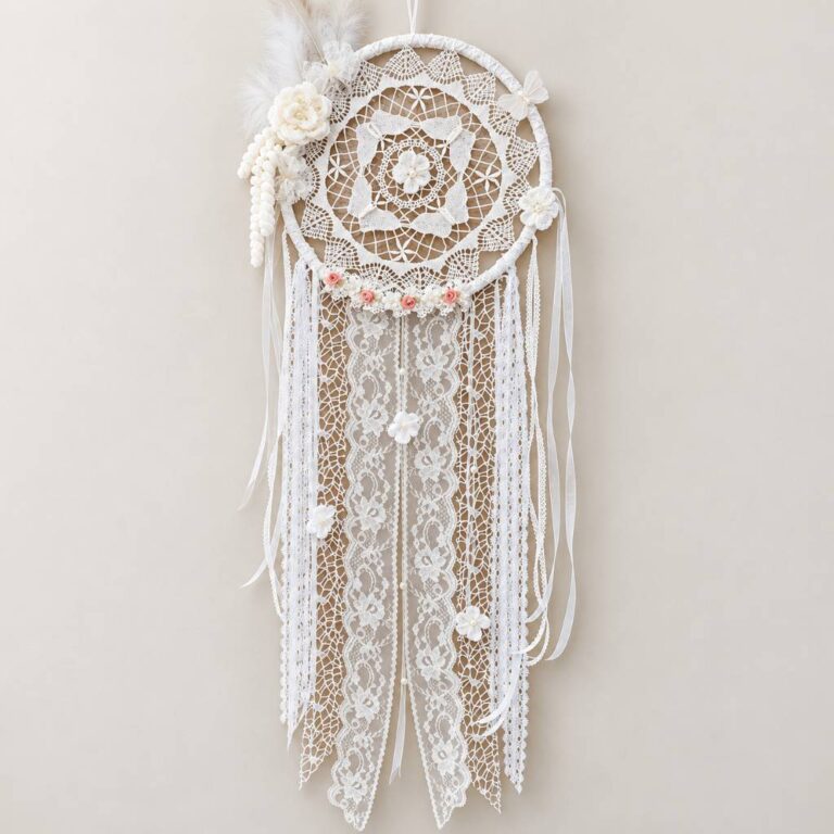 Λευκή ονειροπαγίδα με δαντέλα WHITE WHISPER και πλεκτά λουλούδια