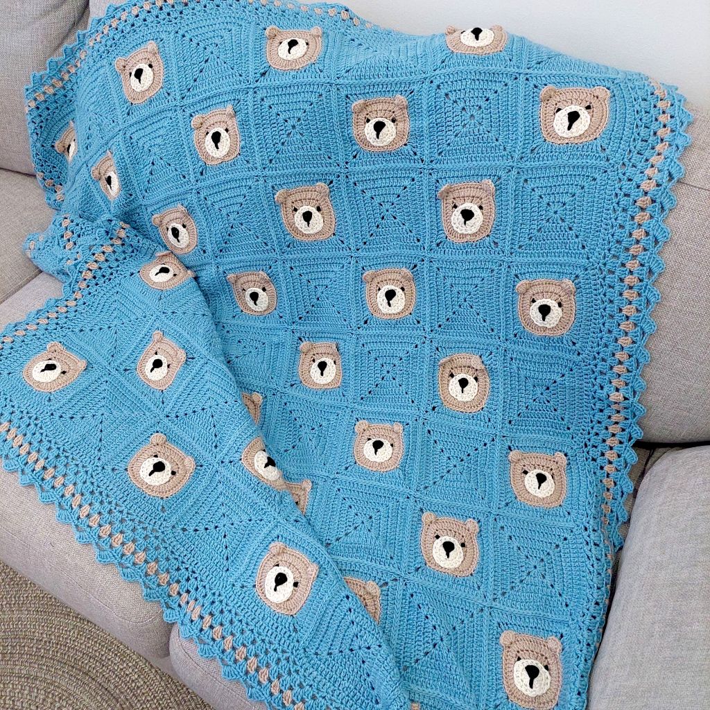 crochet-baby-blanket-teddyloo-blue Πλεκτή κουβέρτα με αρκουδάκια TEDDYLOO σε γαλάζιο και μπεζ