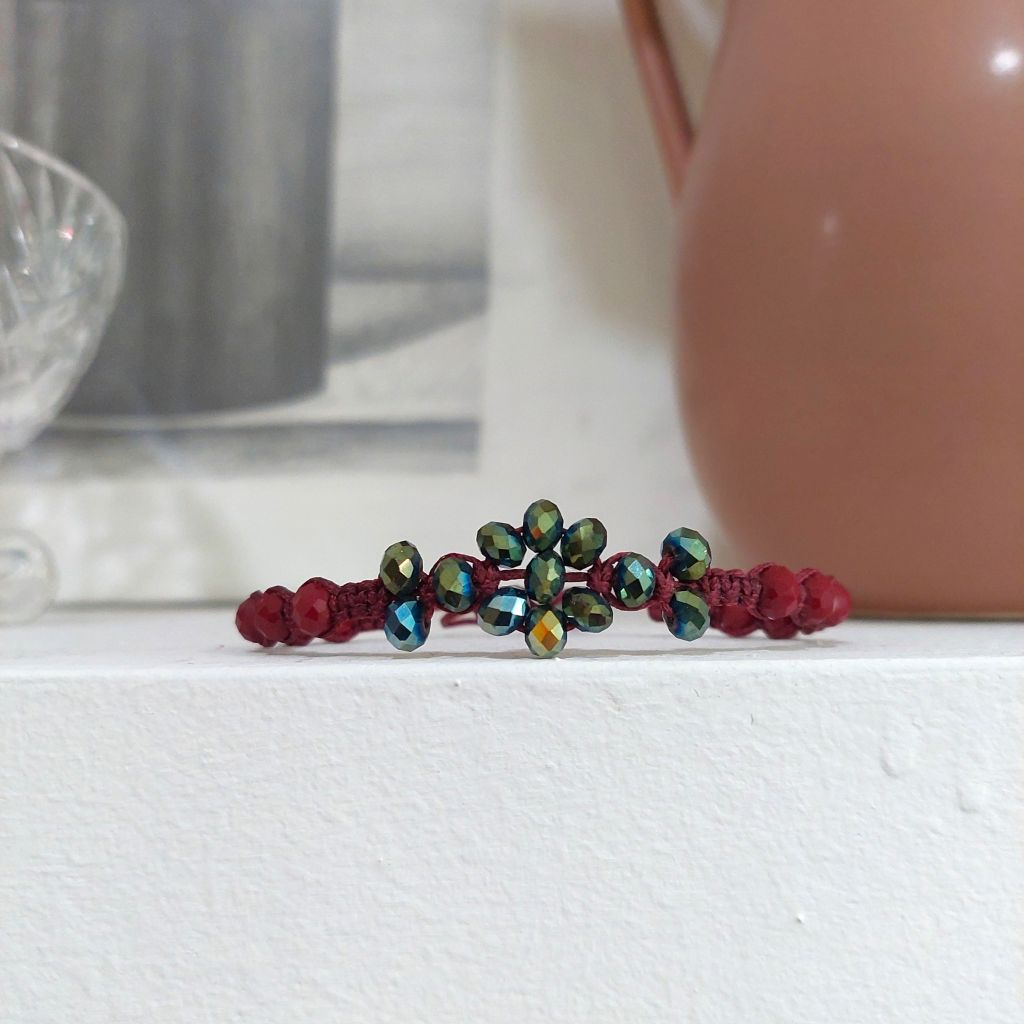 macrame-bracelet-crystal-flower-maya-bordeaux-front