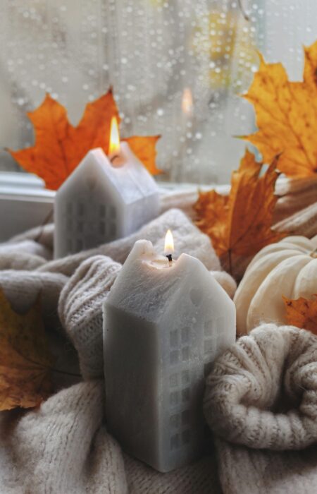 autumn-cozy-candles-and- crochet mood