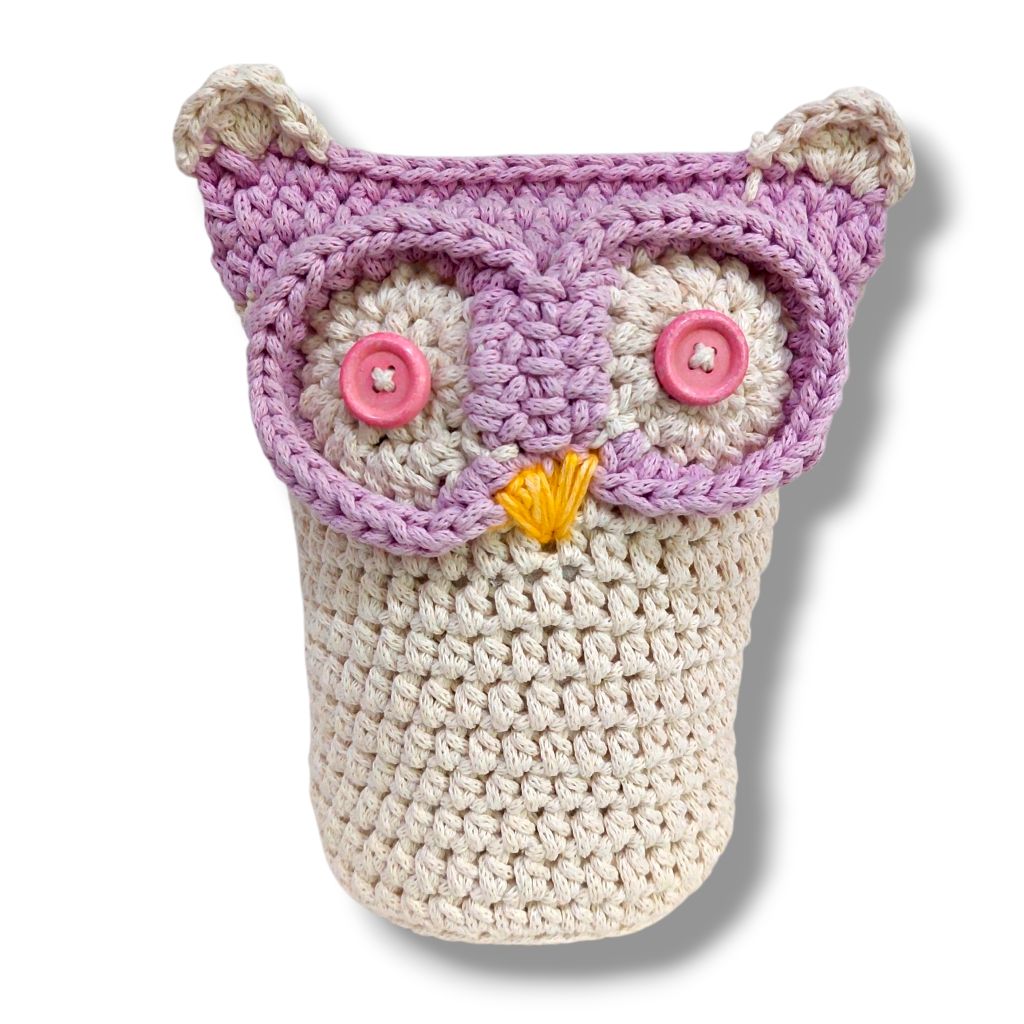 crochet-owl-amigurumi-owlia-front Χειροποίητη πλεκτή κουκουβάγια amigurumi OWLIA σε εκρού και λιλά