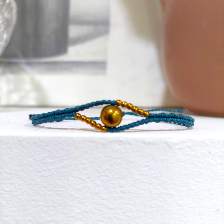 πετρόλ macrame βραχιόλι με χρυσή κεντρική χάντρα