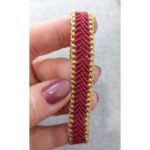 χειροποίητο macrame βραχιόλι μπορντό με χρυσό κοντινό