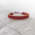 macrame βραχιόλι μπορντό και χρυσό προφίλ