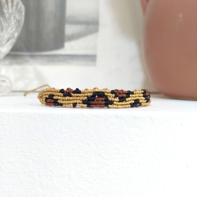 χειροποίητο macrame βραχιόλι animal print σε χρυσό καφέ και μαύρο