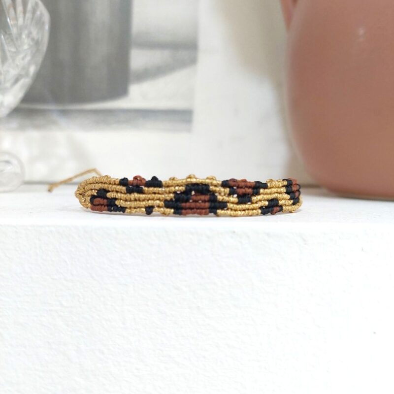 χειροποίητο macrame βραχιόλι animal print σε χρυσό καφέ και μαύρο