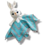 πλεκτό νάνι λαγουδάκι amigurumi BIXBY με κουβερτάκι σε τιρκουάζ αποχρώσεις