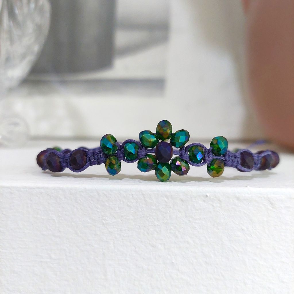 macrame-bracelet-purple-crystal-flower-maya-dark-front Macrame βραχιόλι MAYA DARK με κρυστάλλινο λουλούδι σε μωβ αποχρώσεις