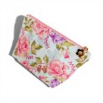 Υφασμάτινο floral νεσεσέρ JARDINA POUCH σε πλάγια όψη με ροζ φερμουάρ