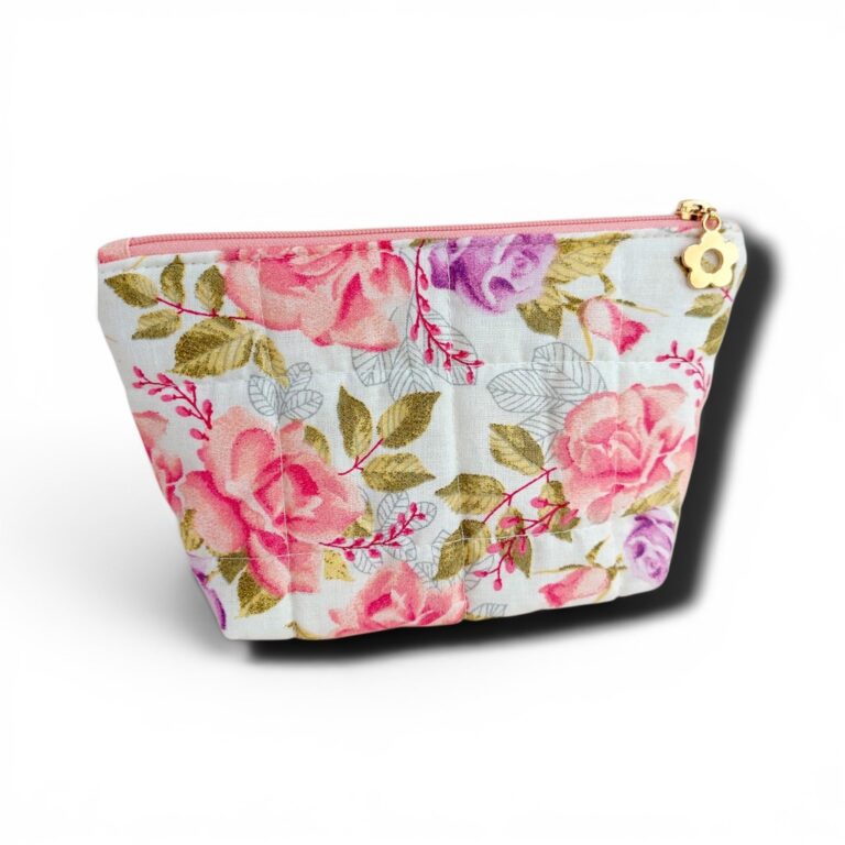 Υφασμάτινο floral νεσεσέρ JARDINA POUCH με ροζ και λιλά τριαντάφυλλα σε μπροστινή όψη