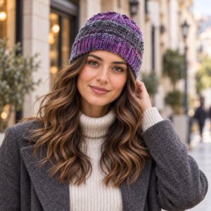 Γυναικείο πλεκτό μωβ beanie σκουφί SABINE σε κομψό city look